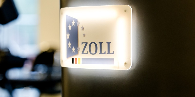 HZA-HH: Feierliche Amtseinführung der neuen Leiterin Melanie Schmaljohann beim Hauptzollamt Hamburg//Neue Leitung an der Spitze des HZA Hamburg - Foto: presseportal.de