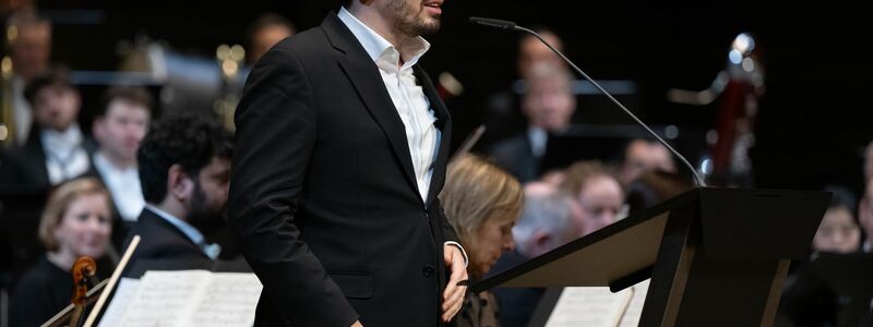 Lahav Shani ist beim Festival nicht willkommen. (Archivbild)  - Foto: Sven Hoppe/dpa