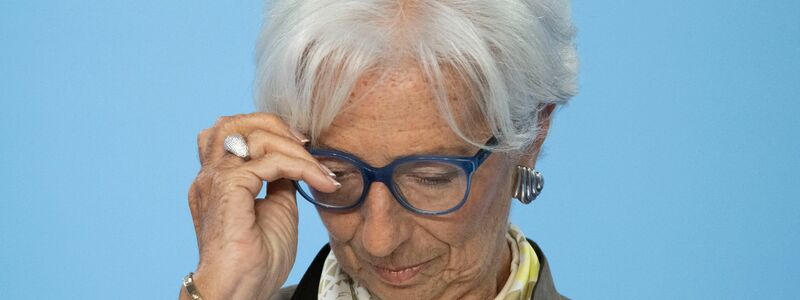 EZB-Präsidentin Lagarde vermeidet Kommentare zu Frankreich, stellt aber klar: Notfalls habe die Notenbank Instrumente in ihrem Werkzeugkasten. - Foto: Boris Roessler/dpa