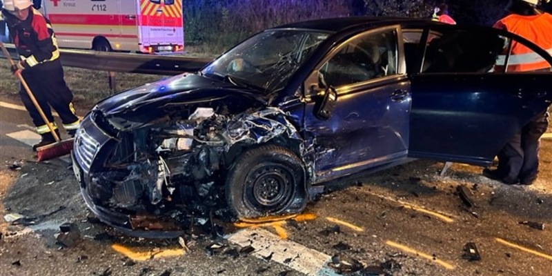 POL-PILEK: Mehrere Personen bei Abbiegeunfall verletzt - Foto: presseportal.de