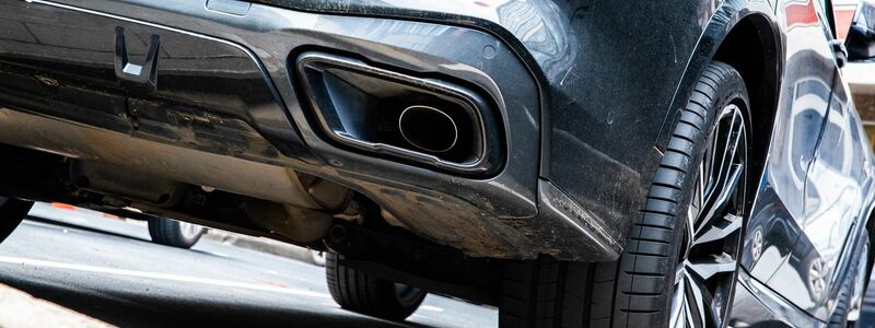 Nach einer Serienattacke auf Auspuffrohre von Fahrzeugen hat die Staatsanwaltschaft neue Erkenntnisse. (Symbolfoto) - Foto: Alicia Windzio/dpa