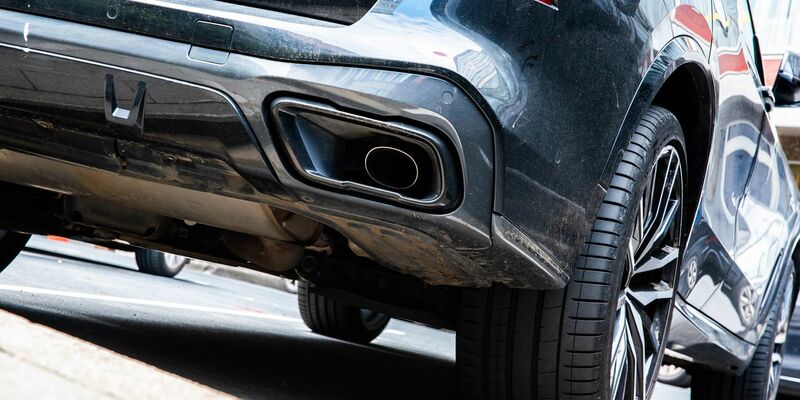 Der Autoverkehr soll umweltfreundlicher werden, doch um die Regulierung gibt es Streit (Archivbild) - Foto: Alicia Windzio/dpa