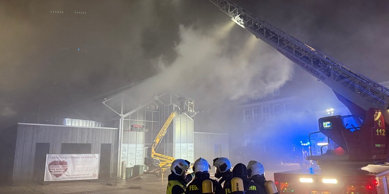 FW-AUR: Gastronomie-Küche wird Raub der Flammen - Foto: presseportal.de