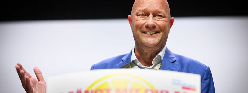 Thüringens Ex-Kurzzeitministerpräsident Thomas Kemmerich verlässt die FDP. (Archivbild) - Foto: Bernd von Jutrczenka/dpa