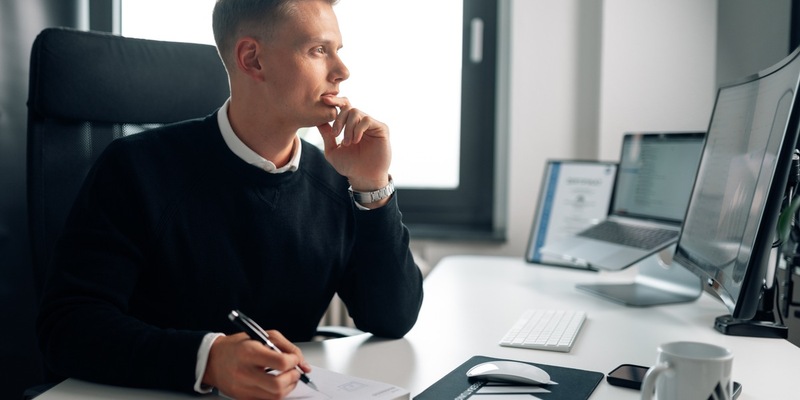 Marvin Flenche von umsatz.io: 7 CRM-Fehler, die jeden Vertrieb ausbremsen – und wie du sie sofort behebst - Foto: presseportal.de