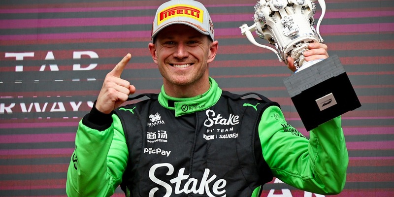 Nico Hülkenberg und Admin By Request auf der it-sa Expo&Congress in Nürnberg / Der Cybersicherheitsanbieter Admin By Request empfängt den deutschen Formel-1-Star auf Europas großer Cybersicherheitsmesse - Foto: presseportal.de