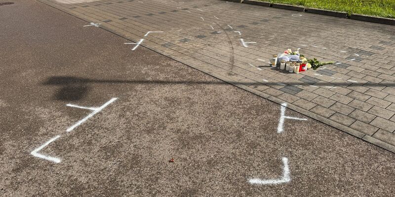 Nach dem Tod eines Zwölfjährigen auf einem Parkplatz in Niedernhall sind viele Fragen offen. - Foto: Marijan Murat/dpa