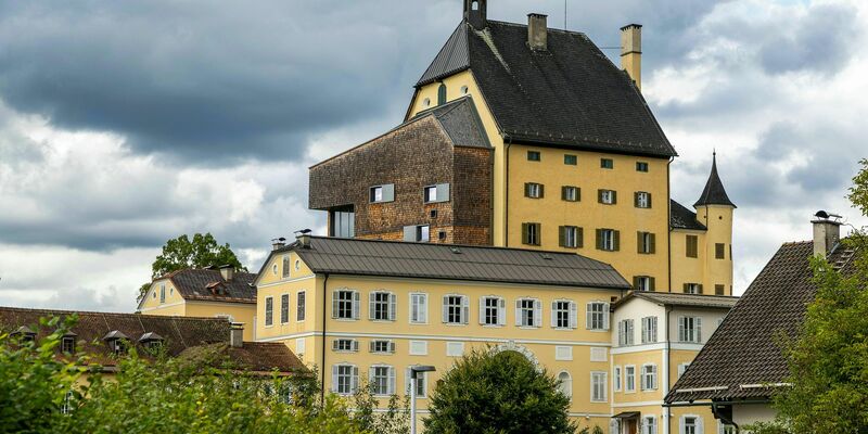 Streit um das Kloster Goldenstein nahe der bayerischen Grenze. - Foto: Chris Hofer/FRANZ NEUMAYR/dpa