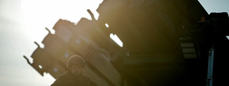 Nach dem Eindringen russischer Drohnen in den Luftraum der Nato will die Nato die Schutzmaßnahmen an der Ostflanke noch einmal verbessern. (Archivbild) - Foto: Kay Nietfeld/dpa