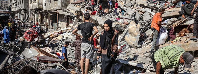 In der Stadt Gaza starben Berichten zufolge 14 Menschen einer Familie. - Foto: Abed Rahim Khatib/dpa