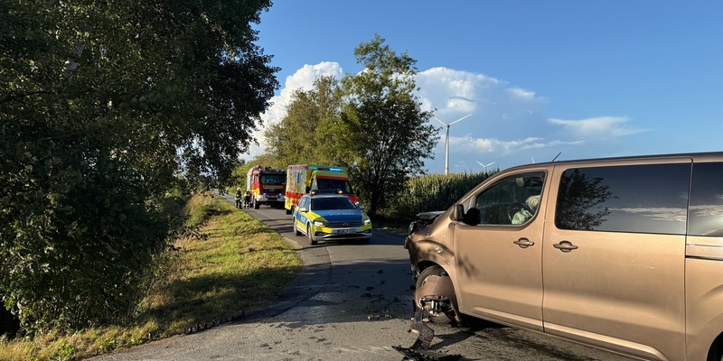 FW-AUR: Betriebsstoffe nach Verkehrsunfall ausgetreten - Foto: presseportal.de