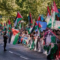 Die Proteste sorgten während der gesamten Vuelta für Aufsehen. - Foto: Andrea Comas/AP/dpa