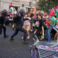 Propalästinensische Demonstranten hatten für den Abbruch der letzten Vuelta-Etappe gesorgt. - Foto: Manu Fernandez/AP/dpa