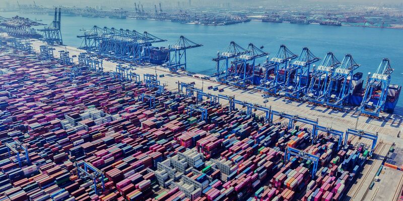 Die Exporte blieben im ersten Halbjahr eine Stütze für die chinesische Wirtschaft. Doch der heimische Konsum springt nicht an. (Archivbild) - Foto: Uncredited/CHINATOPIX/AP/dpa