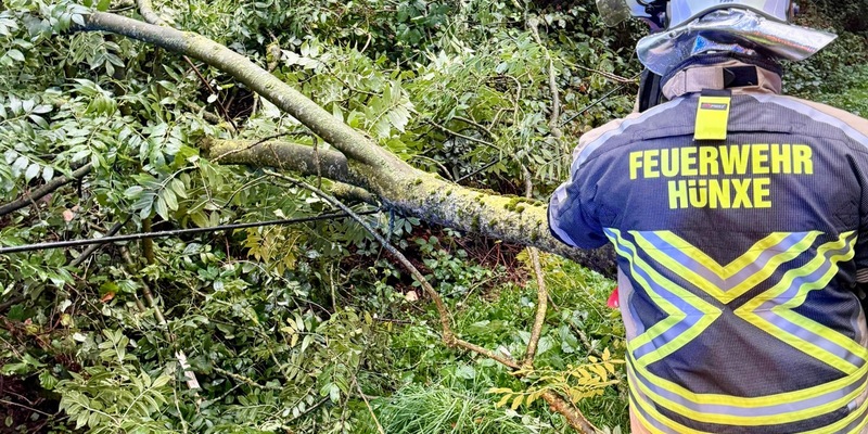 FW Hünxe: Sturmschaden - Foto: presseportal.de