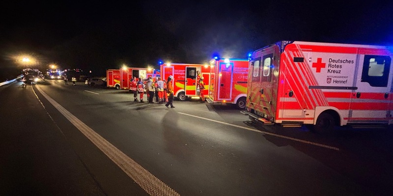 FW Bad Honnef: Automatischer eCall meldet Verkehrsunfall auf der A3 bei Bad Honnef - mehrere Verletzte - Foto: presseportal.de