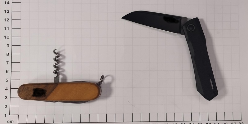 BPOL NRW: Bedrohung im RE 3: Bundespolizei stellt mehrere Messer sicher und nimmt einen Mann in Gewahrsam! - Foto: presseportal.de