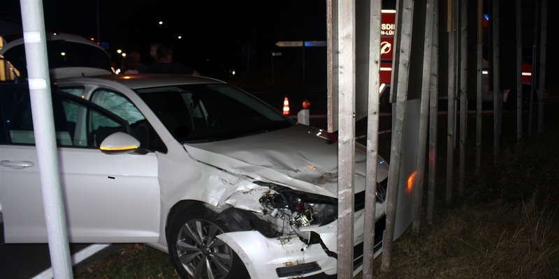 POL-MI: Verkehrsunfall im Kreuzungsbereich: Eine Person leicht verletzt - Foto: presseportal.de