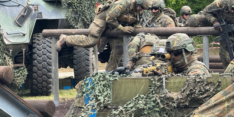 „exactly“ und „Fakt ist!“ über das neue Wehrdienstgesetz und die Wehrpflicht-Debatte - Foto: presseportal.de