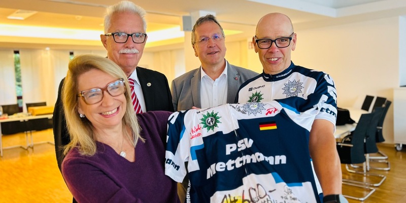 POL-ME: NieRadlos: Ehemaliger Wülfrather Wachleiter sammelte 14.600 Euro an Spenden für die Aktion Lichtblicke - 2509071 - Foto: presseportal.de