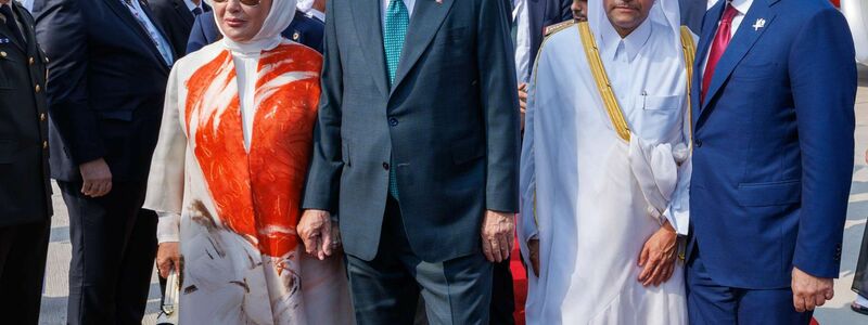 Staats- und Regierungschefs von fast 60 arabischen und islamischen Staaten sind bei einem Sondergipfel in Katar. - Foto: Qatar News Agency/APA via ZUMA Press Wire/dpa