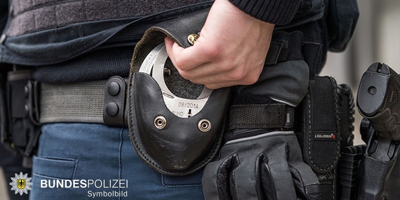 Bundespolizeidirektion München: Zeugenaufruf / Beamter bei Widerstand verletzt - Foto: presseportal.de