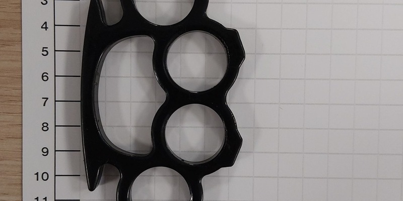 BPOL NRW: Bundespolizei stellt Schlagring am Flughafen Köln/Bonn sicher - Foto: presseportal.de