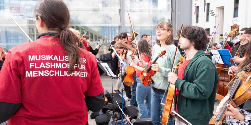 Weltkindertag: Benefizkonzert für Kinder in Gaza / Vorstandsvorsitzende der SOS-Kinderdörfer weltweit, Lanna Idriss, spricht in Berlin - Foto: presseportal.de