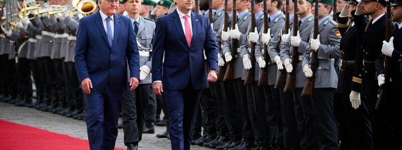 Polens Präsident Nawrocki erhielt die volle protokollarische Aufmerksamkeit - Foto: Bernd von Jutrczenka/dpa