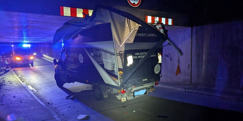 POL-DH: --- Barnstorf, Unter Brücke steckengeblieben - Ehrenburg, Fahrzeugteile abgebaut und entwendet --- - Foto: presseportal.de