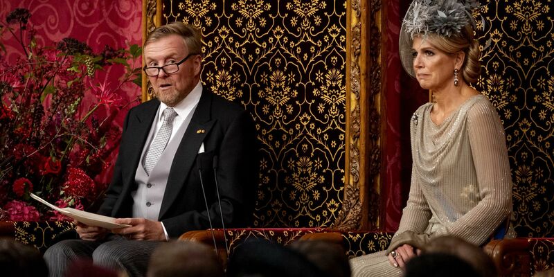 König Willem-Alexander verliest mit Königin Maxima an seiner Seite die Thronrede. - Foto: Remko De Waal/ANP/dpa