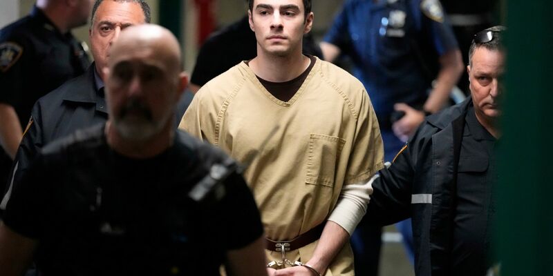 Der Terrorvorwurf gegen Luigi M. wurde fallengelassen. - Foto: Seth Wenig/AP/dpa