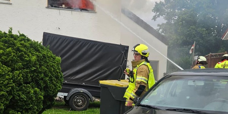 FW Menden: Zimmerbrand in einem Mehrfamilienhaus - Foto: presseportal.de