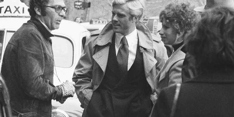 Robert Redford und Barbra Streisand beim Dreh des Kinoklassikers «So wie wir waren». - Foto: Marty Lederhandler/AP/dpa