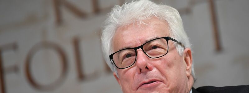 Der britische Bestseller-Autor Ken Follett. - Foto: Arne Dedert/dpa