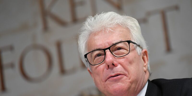 Ken Folletts neuer Roman spielt in der Jungsteinzeit - inklusive einer weiblichen Priesterkaste. (Archivbild) - Foto: Arne Dedert/dpa