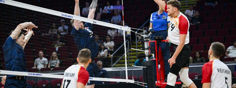 Das deutsche Team verpasst das Achtelfinale. - Foto: volleyballworld/dpa