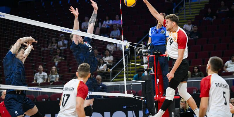 Das deutsche Team verpasst das Achtelfinale. - Foto: volleyballworld/dpa