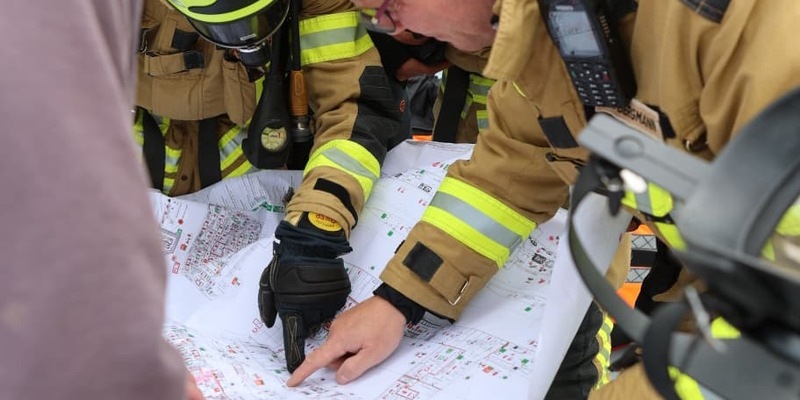 FW Bremerhaven: Schiffsbrandbekämpfungsübung auf der Nordsee - Foto: presseportal.de