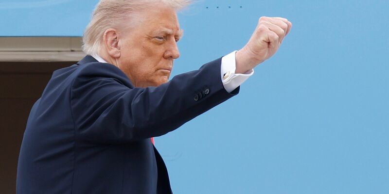 Trump will die Antifa-Bewegung als Terrororganisation einstufen.  - Foto: Luis M. Alvarez/FR596 AP/AP/dpa