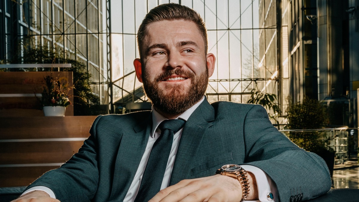 Sam Plett: Mehr Freiheit und Verdienstchancen für Vermittler - Foto: presseportal.de