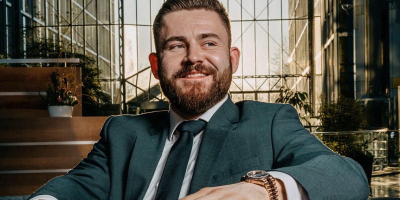 Sam Plett: Mehr Freiheit und Verdienstchancen für Vermittler - Foto: presseportal.de