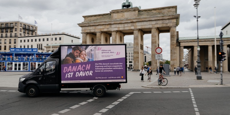 Plakatkampagne im Berliner Regierungsviertel kurzfristig gestoppt: Aufklärungskampagne Danach ist Davor räumt mit Vorurteilen über Notfallverhütung auf - Foto: presseportal.de