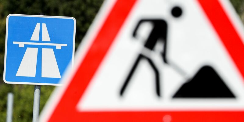 Wegen einer milliardenschweren Finanzlücke droht beim Aus- und Neubau vieler Autobahnen eine Verzögerung. - Foto: Jan Woitas/dpa-Zentralbild/dpa