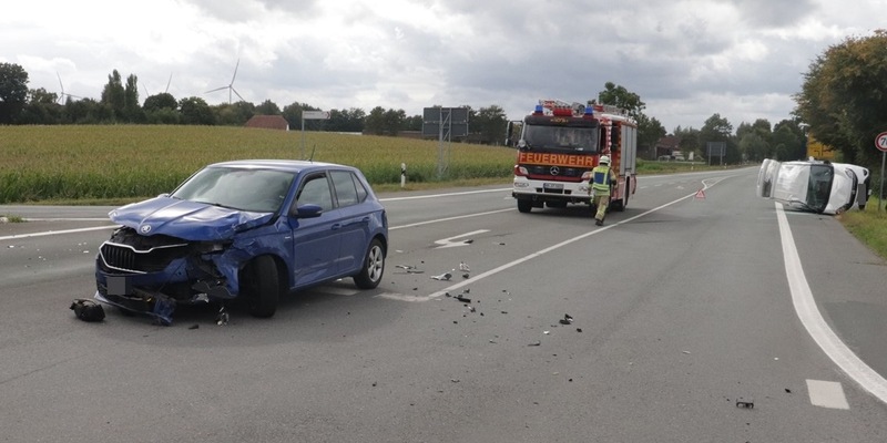 POL-HX: Senior verursacht schweren Verkehrsunfall - drei Personen verletzt - Foto: presseportal.de