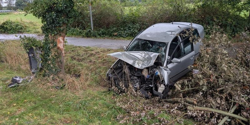 POL-CUX: Mehrere Verkehrsunfälle im gesamen Landkreis - Alkoholisierter Senior in Ringstedt nach Verkehrsunfall lebensgefährlich verletzt (Foto im Anhang) - Foto: presseportal.de