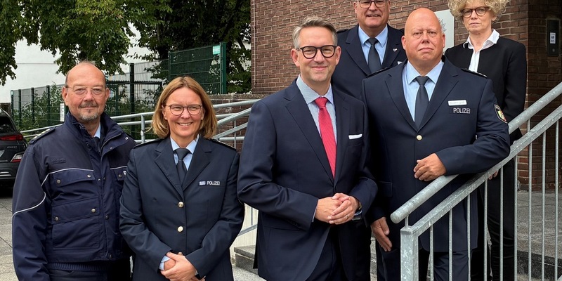 POL-WES: Moers/Neukirchen-Vluyn - Landrat Ingo Brohl stellt neuen Leiter des Bezirksdienstes Süd vor - Foto: presseportal.de