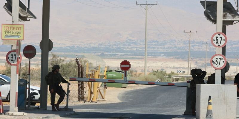 Israel kontrolliert den Grenzübergang zwischen Jordanien und dem Westjordanland. (Archivbild) - Foto: Gil Cohen Magen/XinHua/dpa