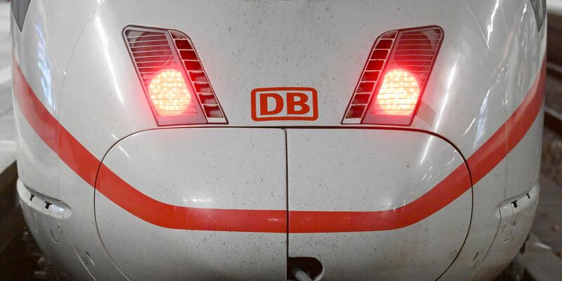 Die Bahn hat auf der ICE-Strecke zwischen München und Berlin eine weitere Engstelle beseitigt. (Symbolbild) - Foto: Felix Hörhager/dpa