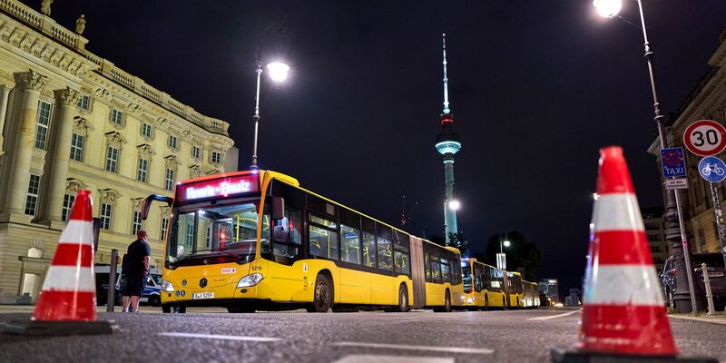 Eine Weltkriegsbombe wurde nahe der Fischerinsel in Berlin gefunden.  - Foto: Michael Ukas/dpa